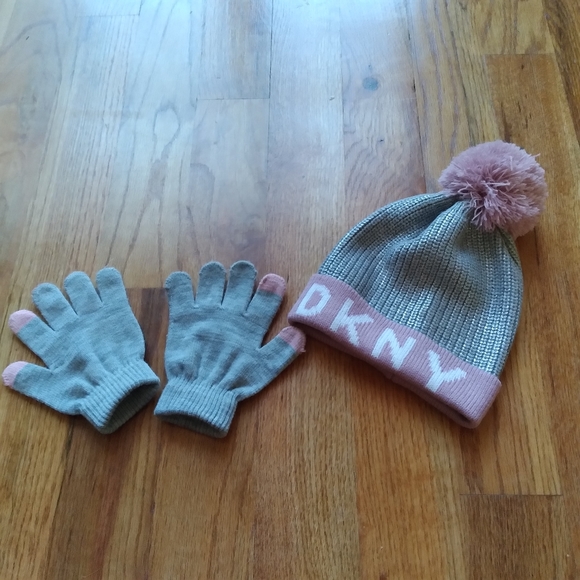 Girls DKNY Metallic Hat Glove Set Grey Knit Pompom Touchscreen Tech Touch Tips - Picture 4 of 16